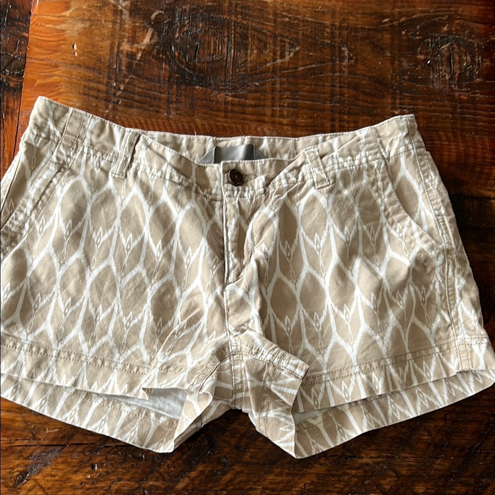 Stylish Tan Patterned Women's Shorts